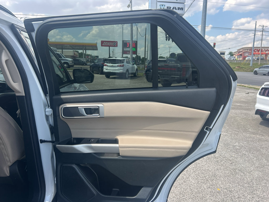 Used 2023 Ford Explorer XLT RWD image 16