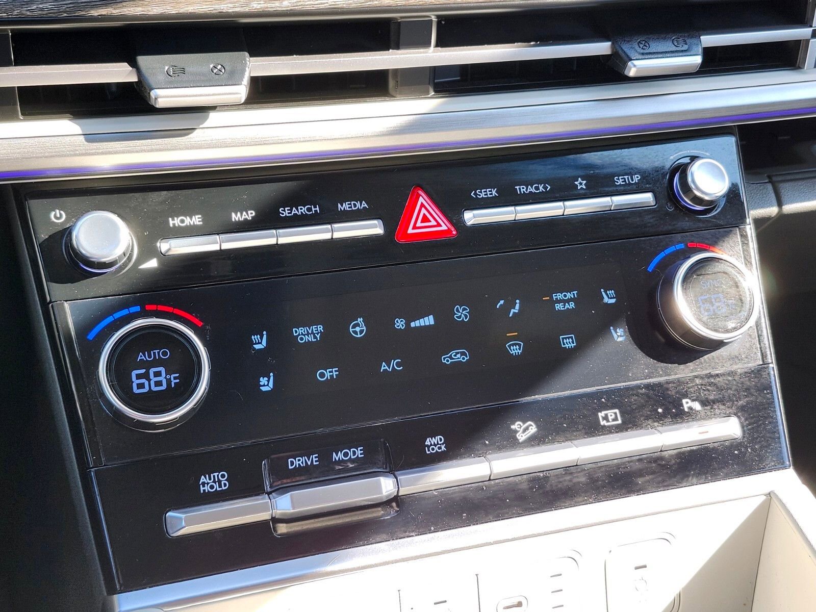 Used 2025 Hyundai Santa Fe Limited image 24