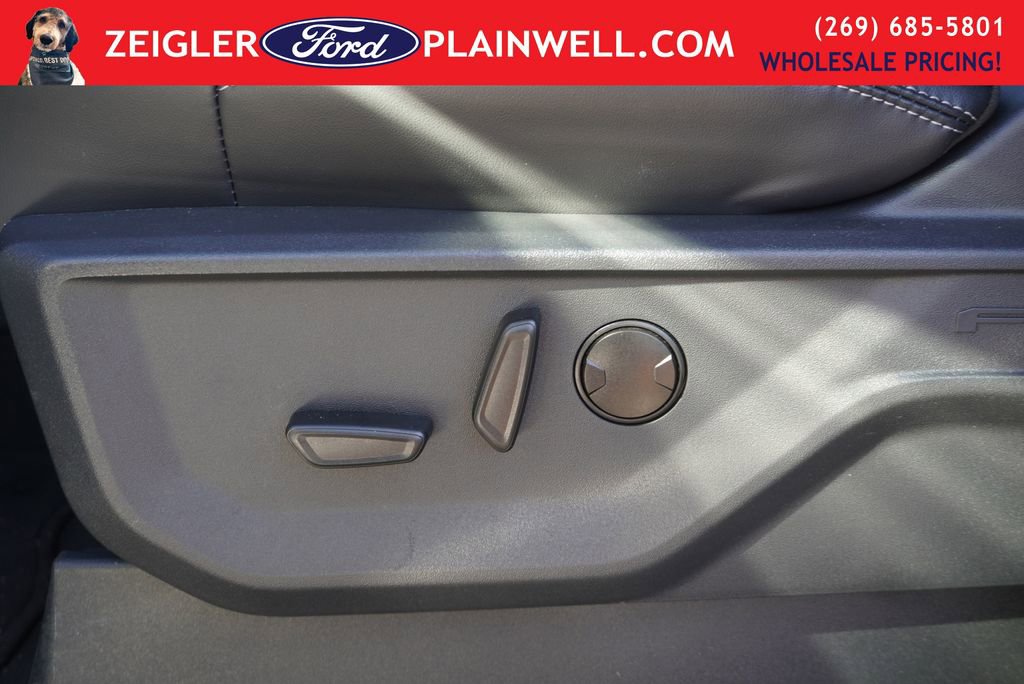 Used 2025 Ford Expedition Max Platinum image 23