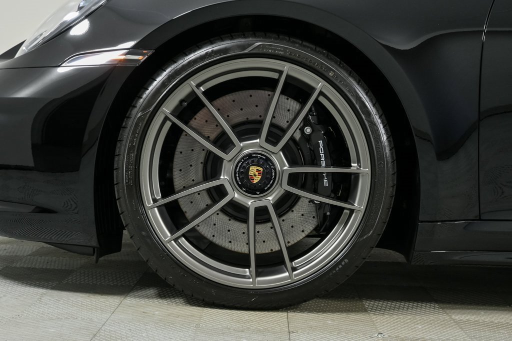 Certified 2024 Porsche 911 image 34