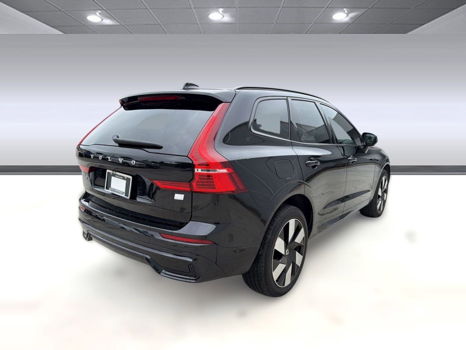 Used 2024 Volvo XC60 T8 Ultimate w/ Climate Package AWD/4WD image 9