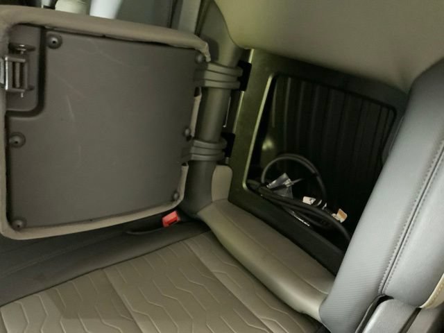 Used 2024 Chevrolet Silverado 1500 ZR2 w/ Technology Package AWD/4WD image 30