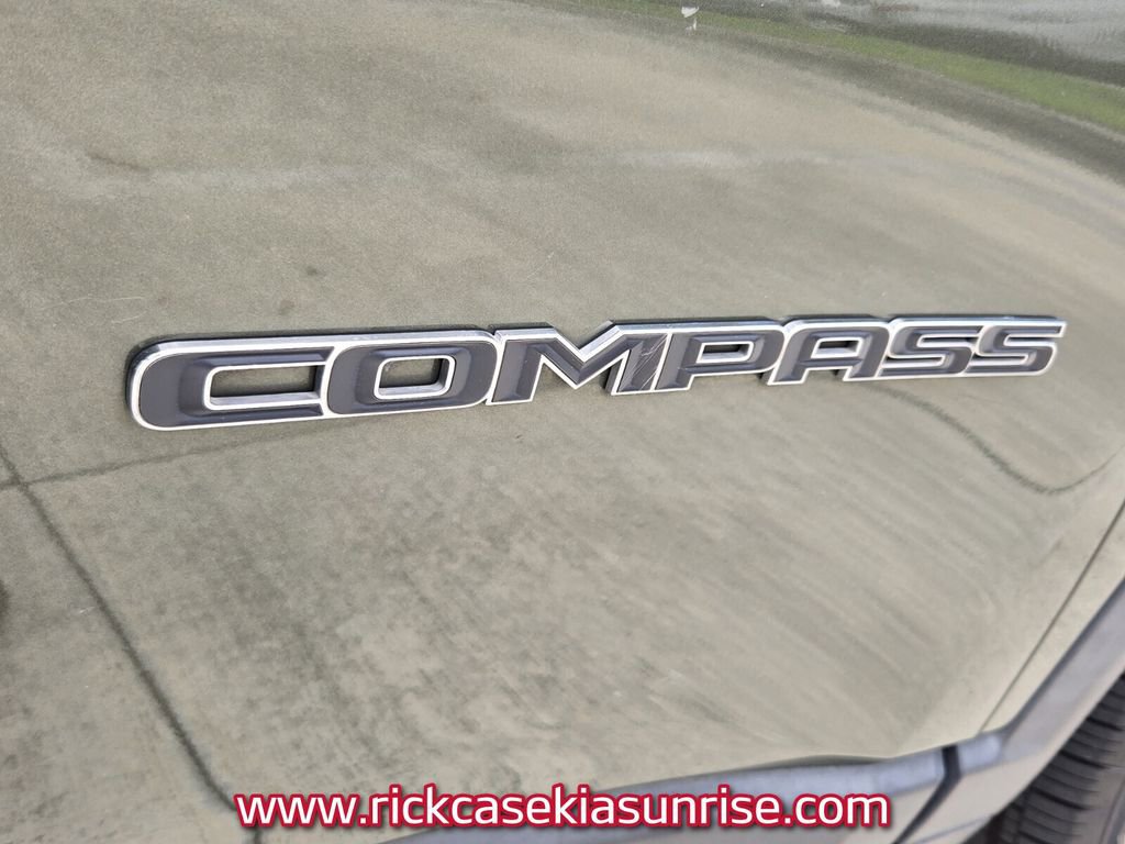 Used 2018 Jeep Compass Limited w/ Navigation Group image 19