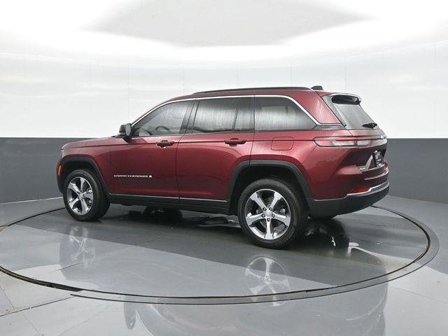 Used 2024 Jeep Grand Cherokee Limited AWD/4WD image 5