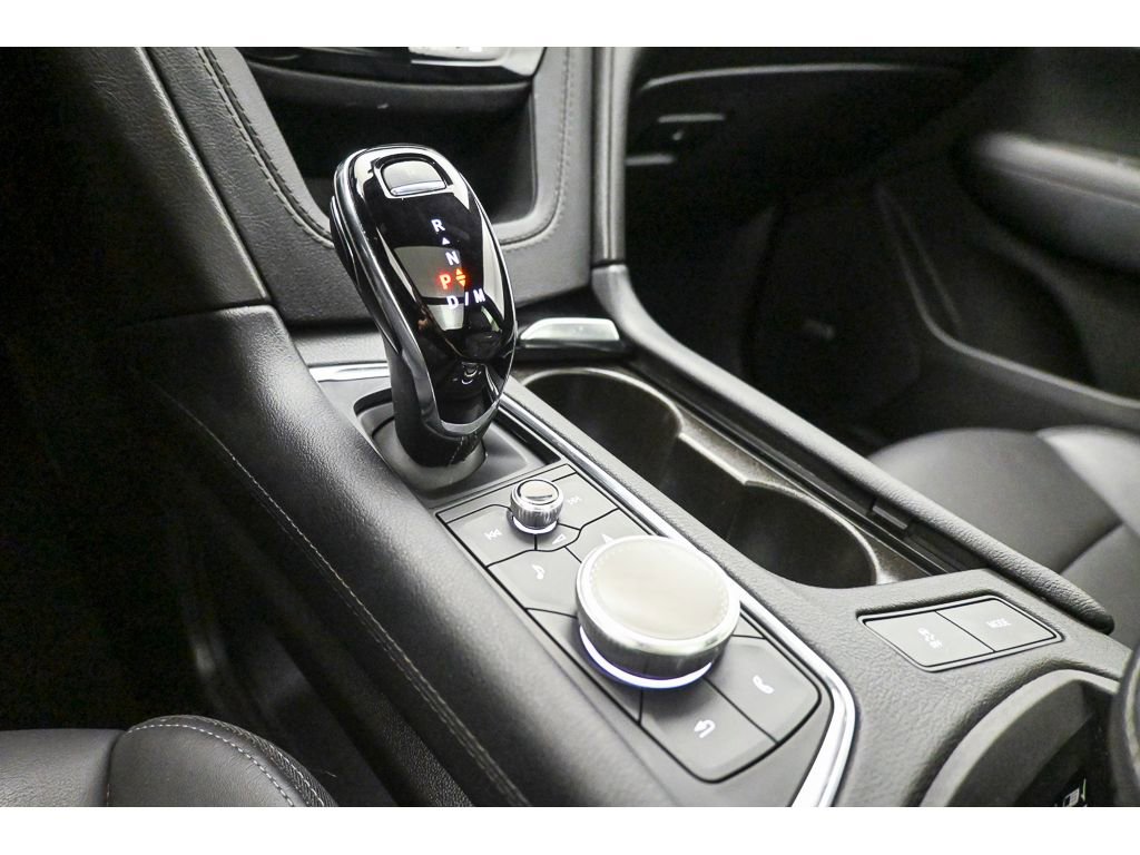 Certified 2024 Cadillac XT5 Premium Luxury w/ Technology Package AWD/4WD image 16
