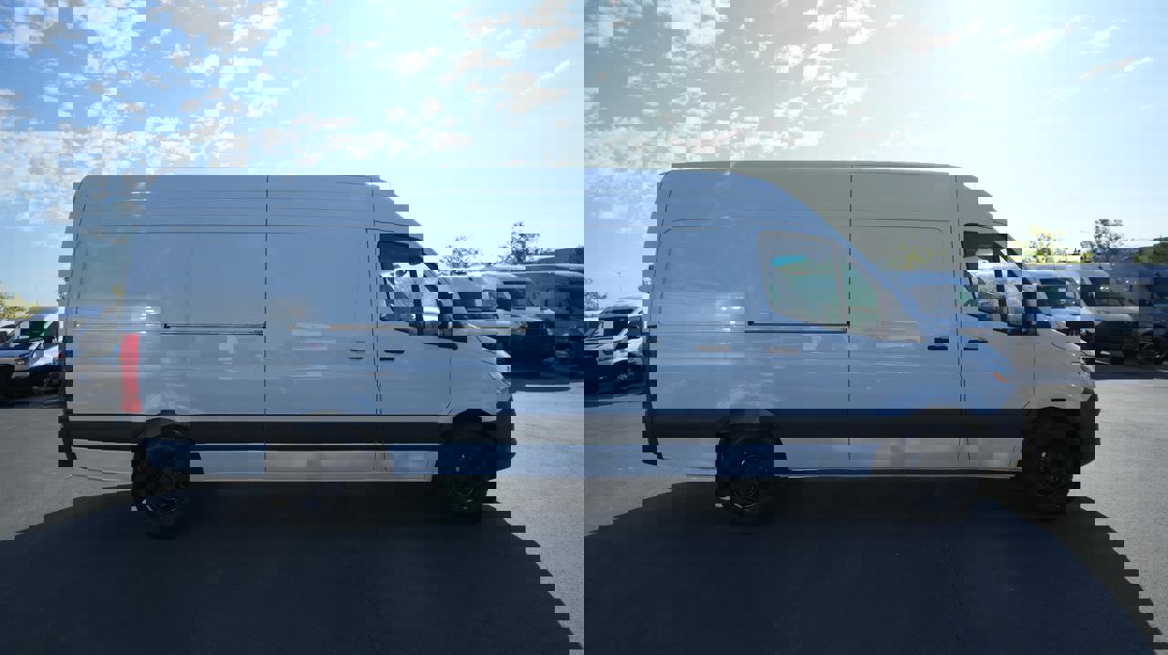 New 2025 Mercedes-Benz Sprinter 2500 image 5