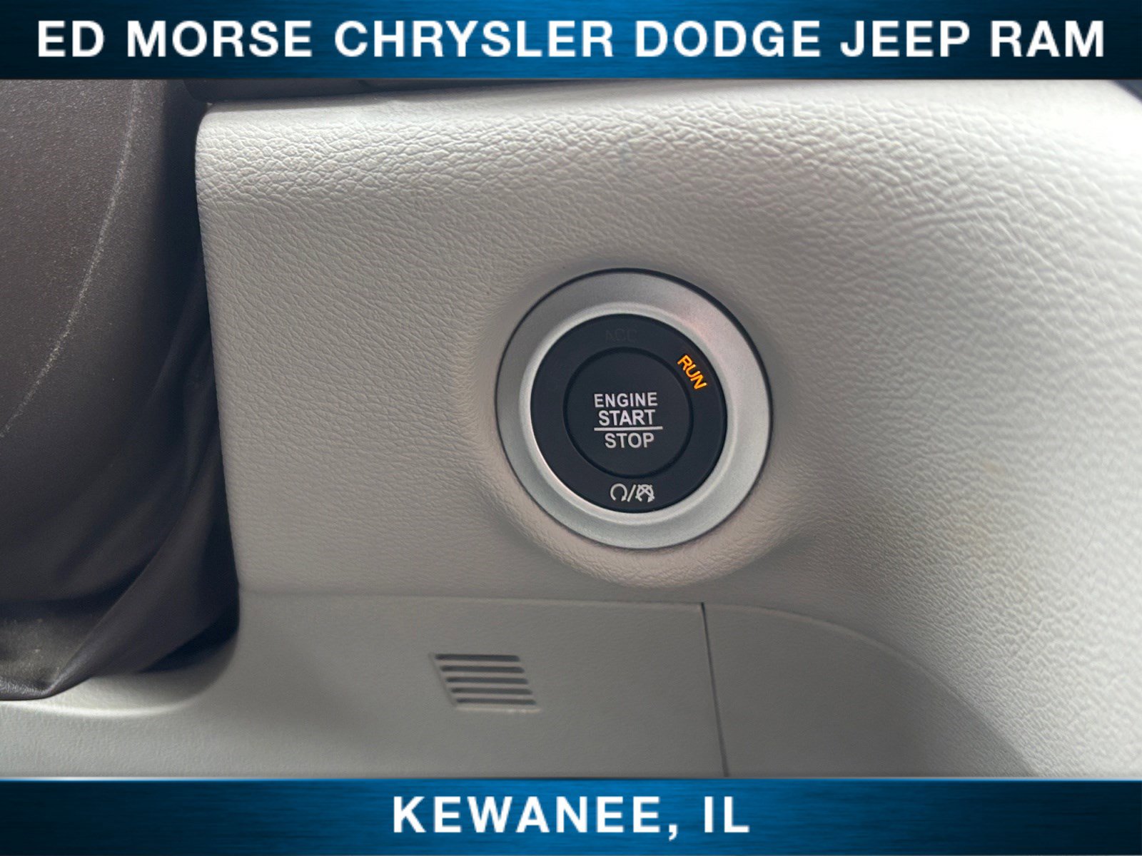 Used 2019 Chrysler Pacifica Touring-L FWD image 36