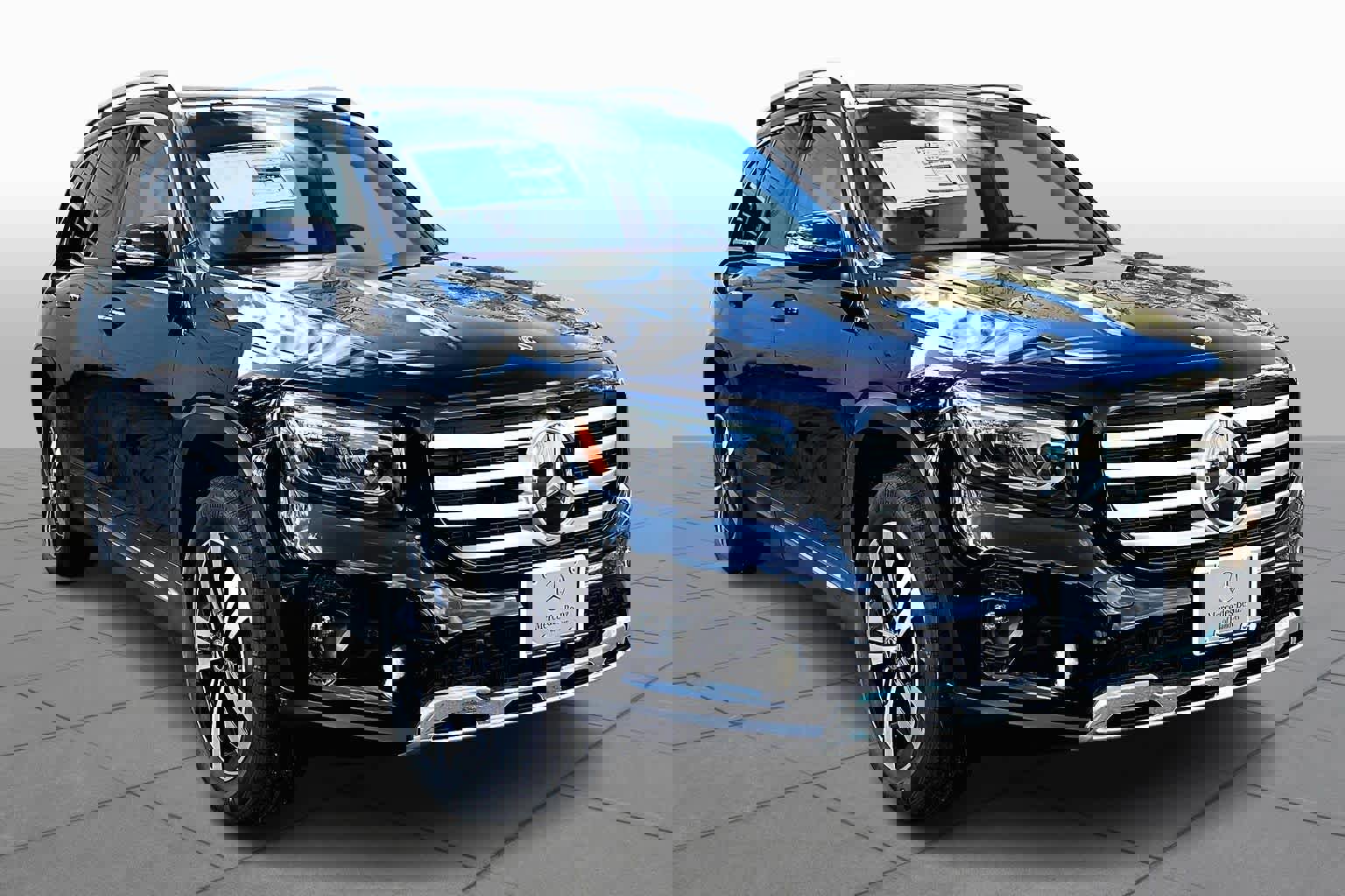 New 2026 Mercedes-Benz GLB 250 4MATIC image 2