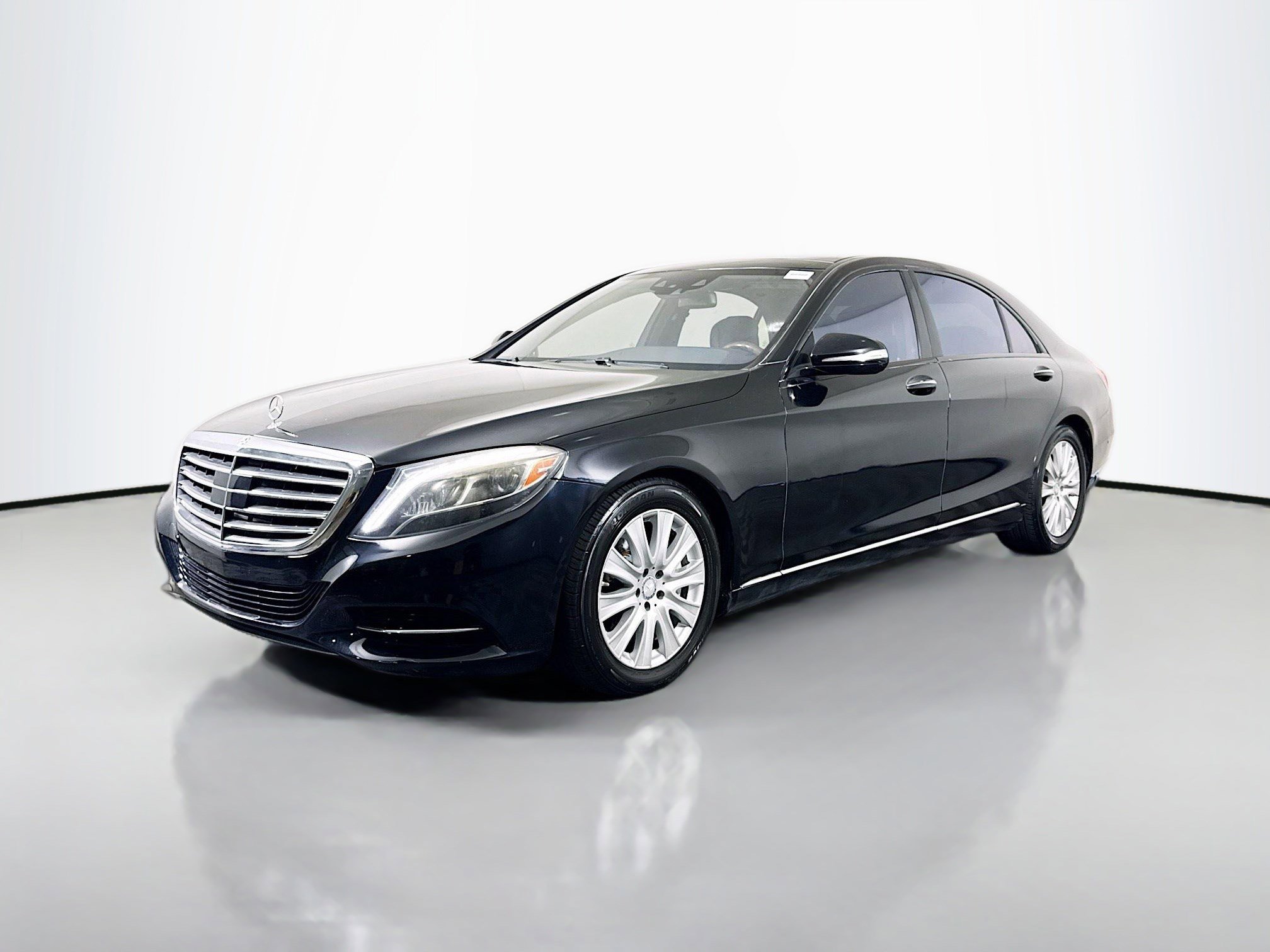 Used 2015 Mercedes-Benz S 550 4MATIC Sedan image 4