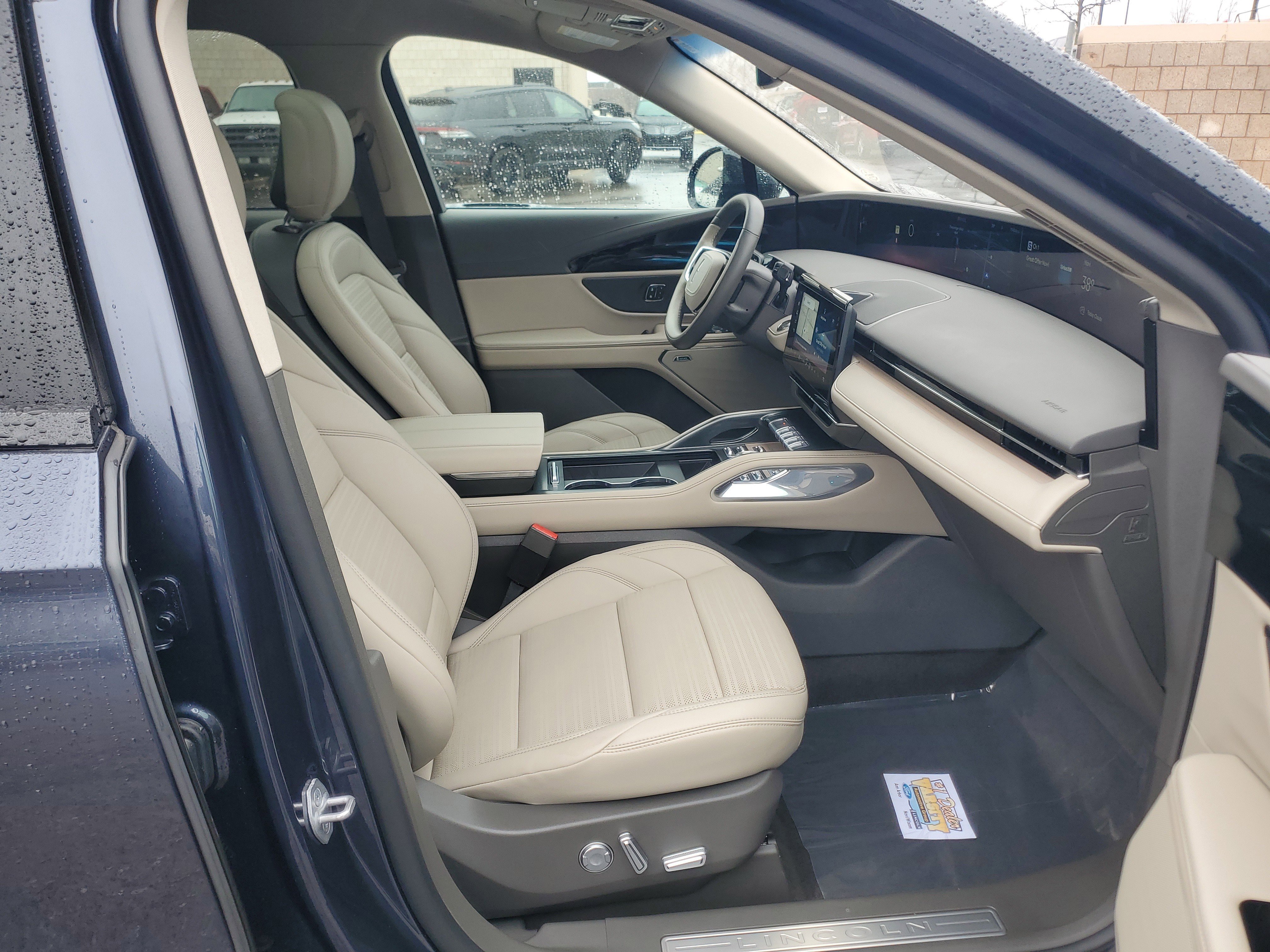 Certified 2024 Lincoln Nautilus Reserve w/ Equipment Group 202A image 9