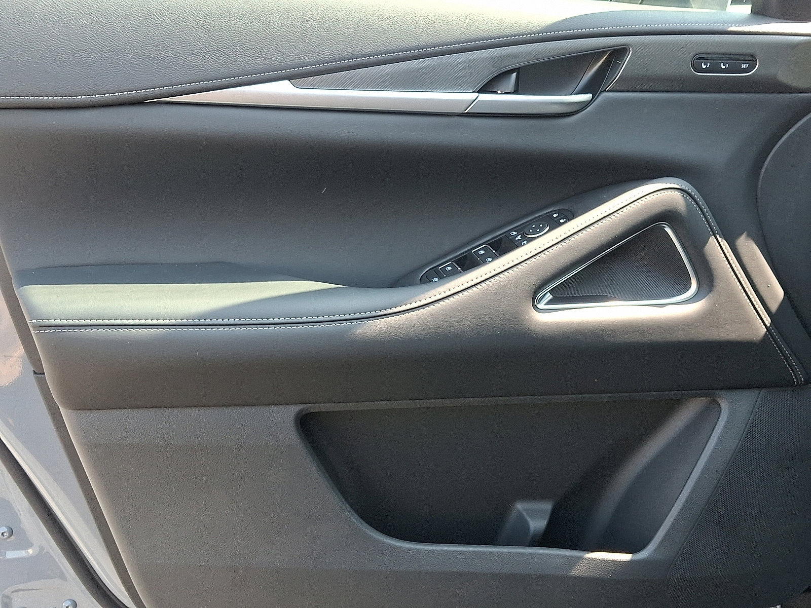 New 2026 INFINITI QX60 Luxe w/ Cargo Package image 11