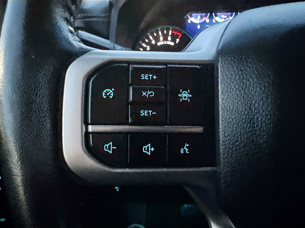 Used 2024 Ford Expedition Max XLT image 9