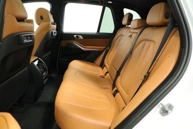 Used 2022 BMW X5 xDrive40i w/ M Sport Package AWD/4WD image 34