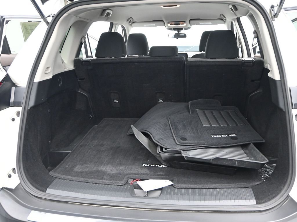 Used 2021 Nissan Rogue SV image 23