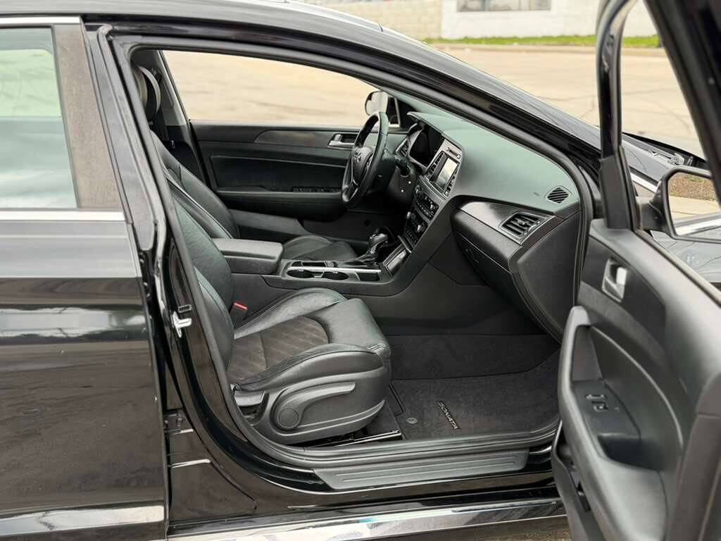Used 2017 Hyundai Sonata Sport w/ Value Edition Package 02 FWD image 11