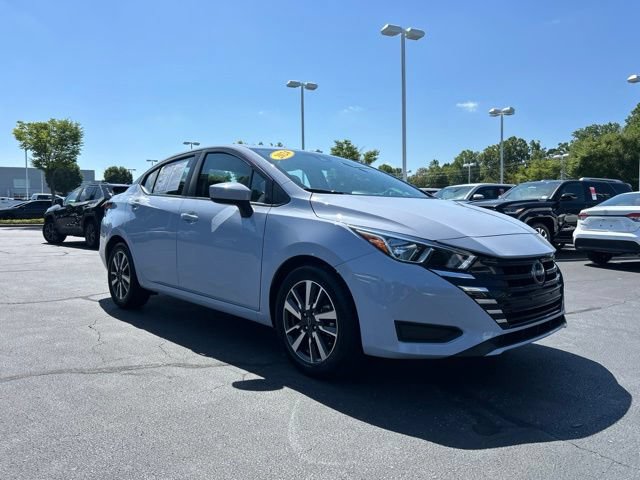 Used 2024 Nissan Versa SV FWD image 4