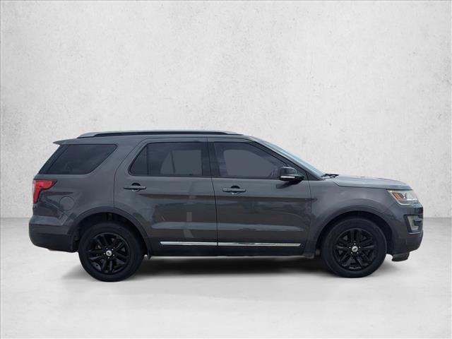 Used 2017 Ford Explorer XLT FWD image 4