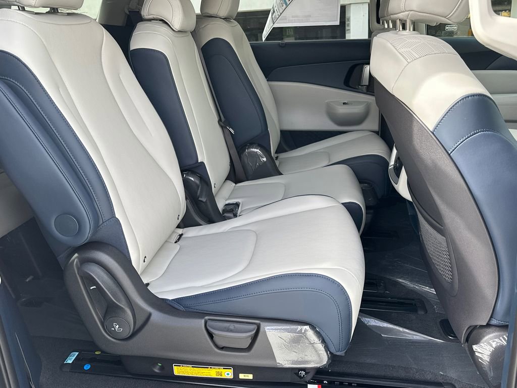 New 2026 Kia Carnival EX image 14