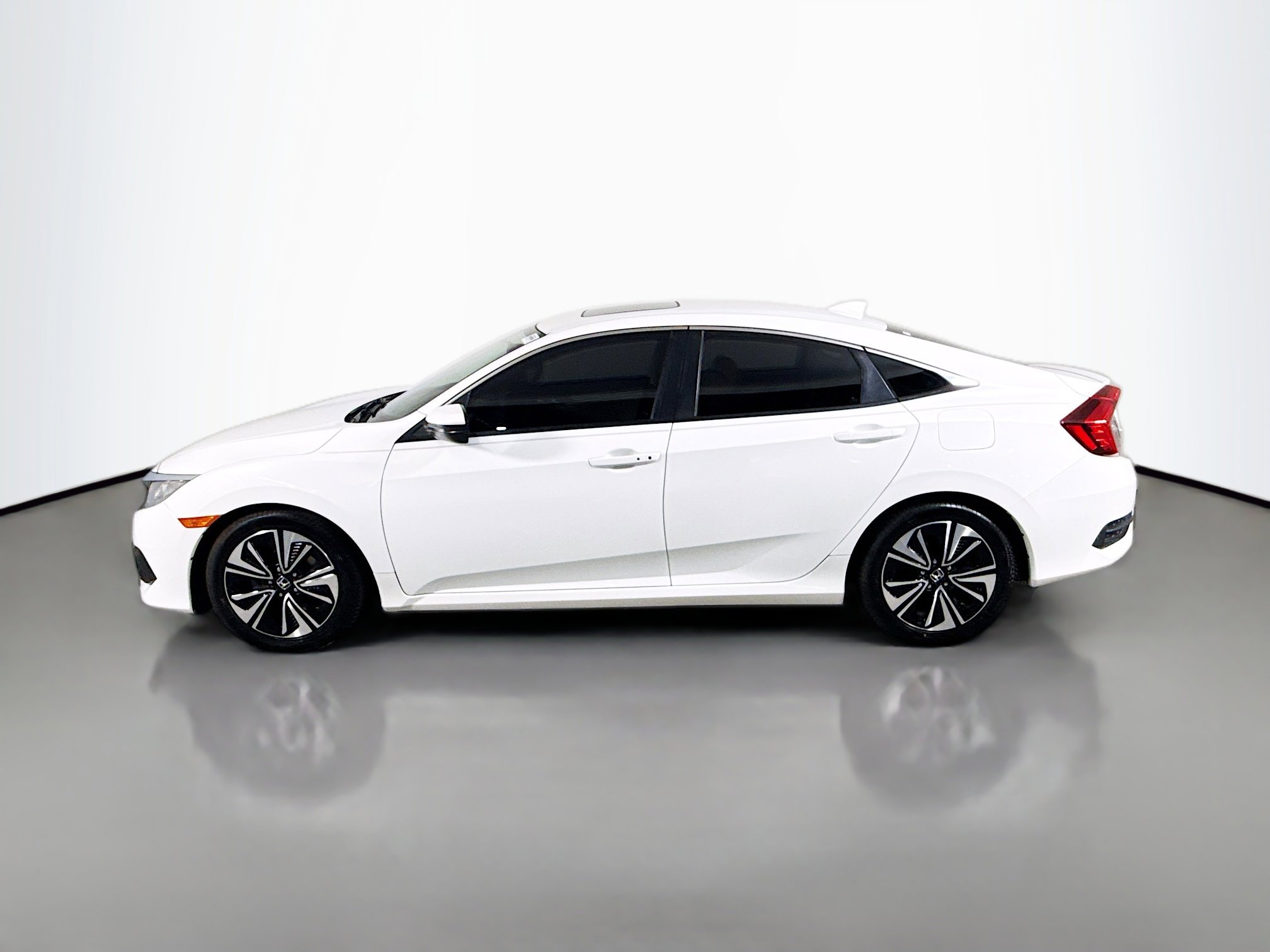 Used 2018 Honda Civic EX-T image 6
