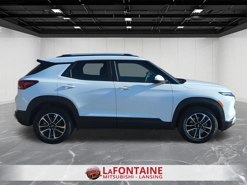 Used 2025 Chevrolet TrailBlazer LT image 9