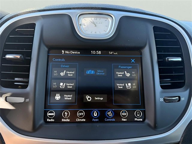 Used 2019 Chrysler 300 Limited image 19
