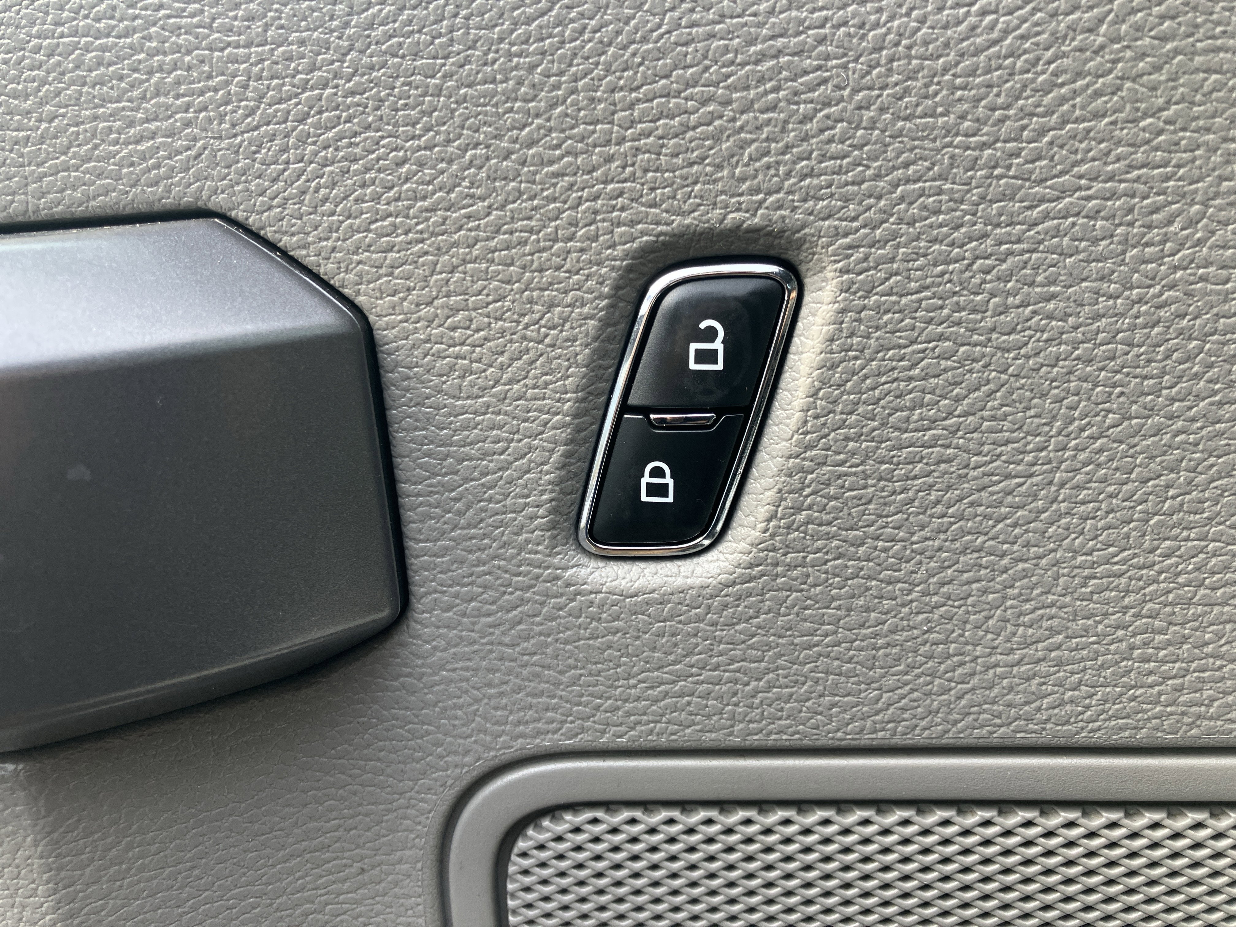 Used 2020 Ford F150 XLT w/ Trailer Tow Package image 7