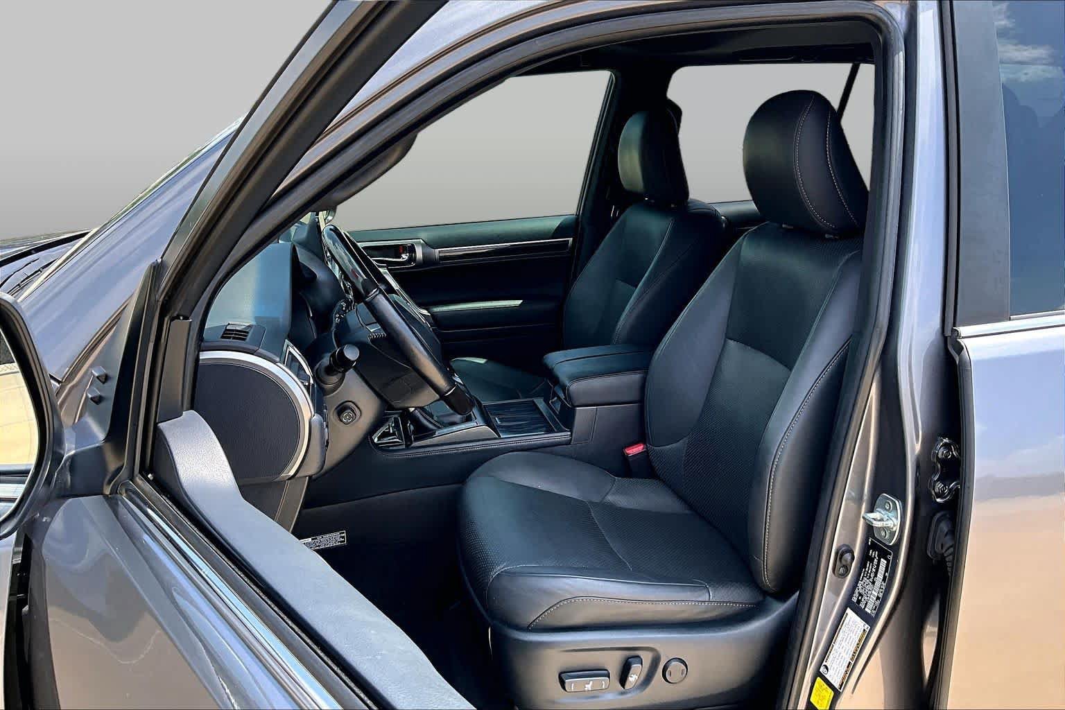 Certified 2022 Lexus GX 460 Luxury w/ Sport Design Package AWD/4WD image 8