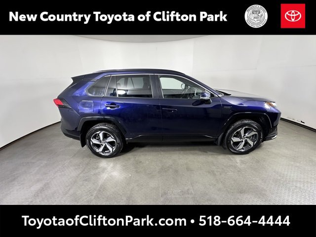 Used 2023 Toyota RAV4 SE image 2