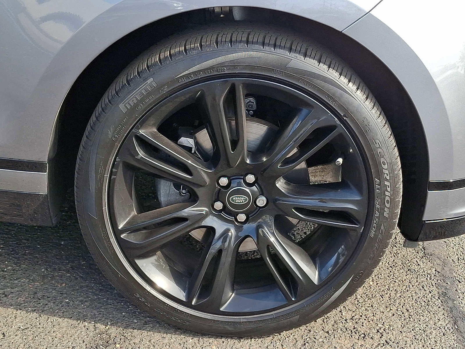 Used 2023 Land Rover Range Rover Velar R-Dynamic S image 7