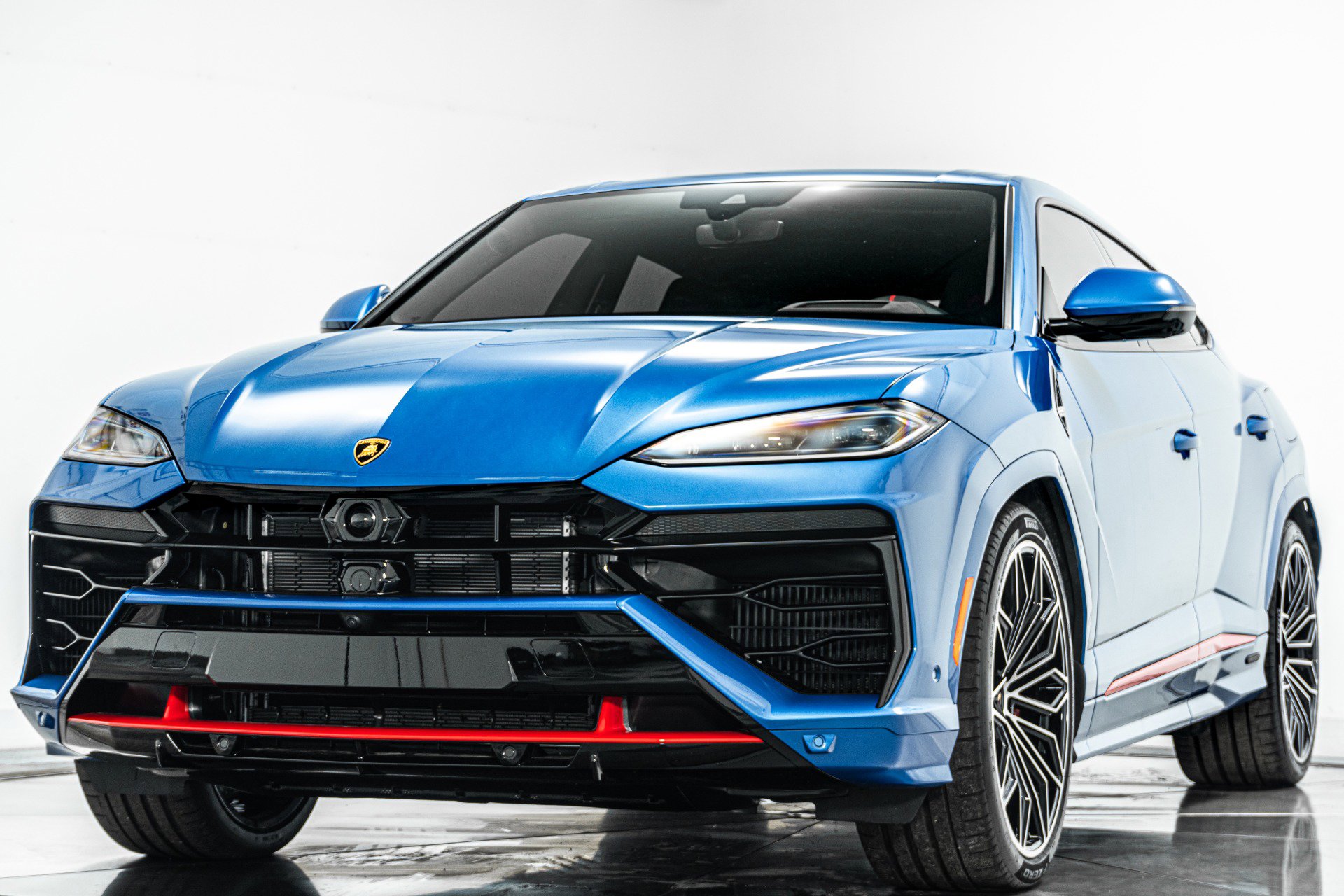 Used 2025 Lamborghini Urus SE image 5