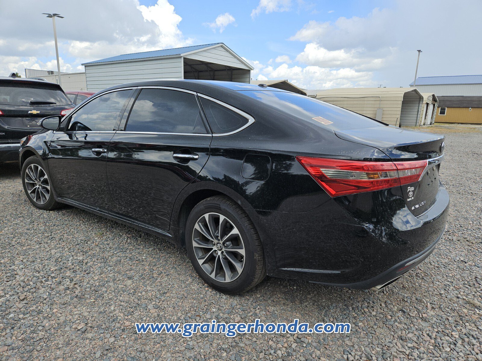 Used 2016 Toyota Avalon XLE Plus FWD image 10