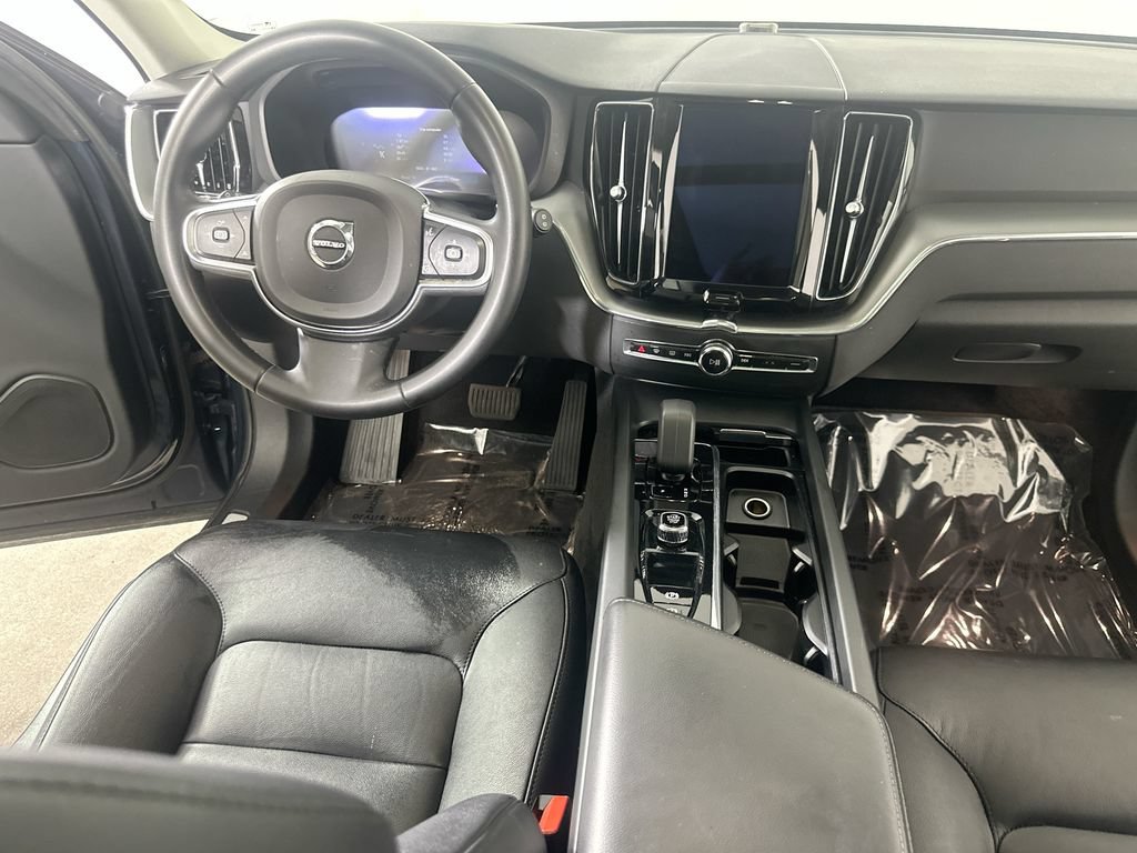 Used 2023 Volvo XC60 B5 Core AWD/4WD image 17