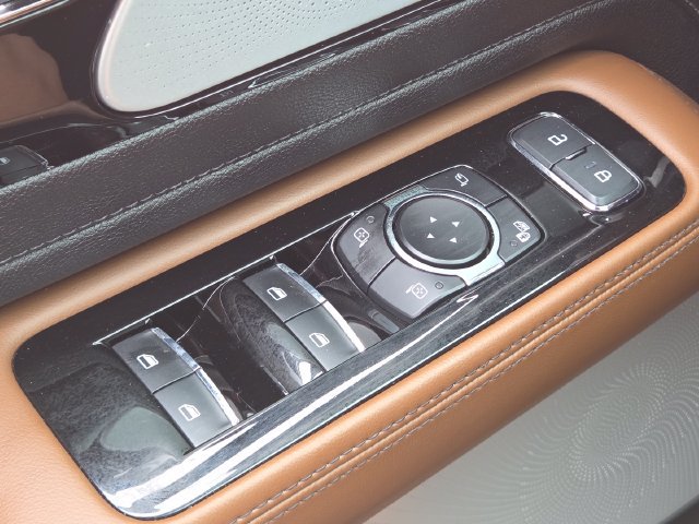 Used 2024 Lincoln Aviator Reserve w/ Equipment Group 201A AWD/4WD image 27
