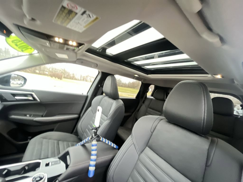 New 2026 Mitsubishi Outlander AWD image 22