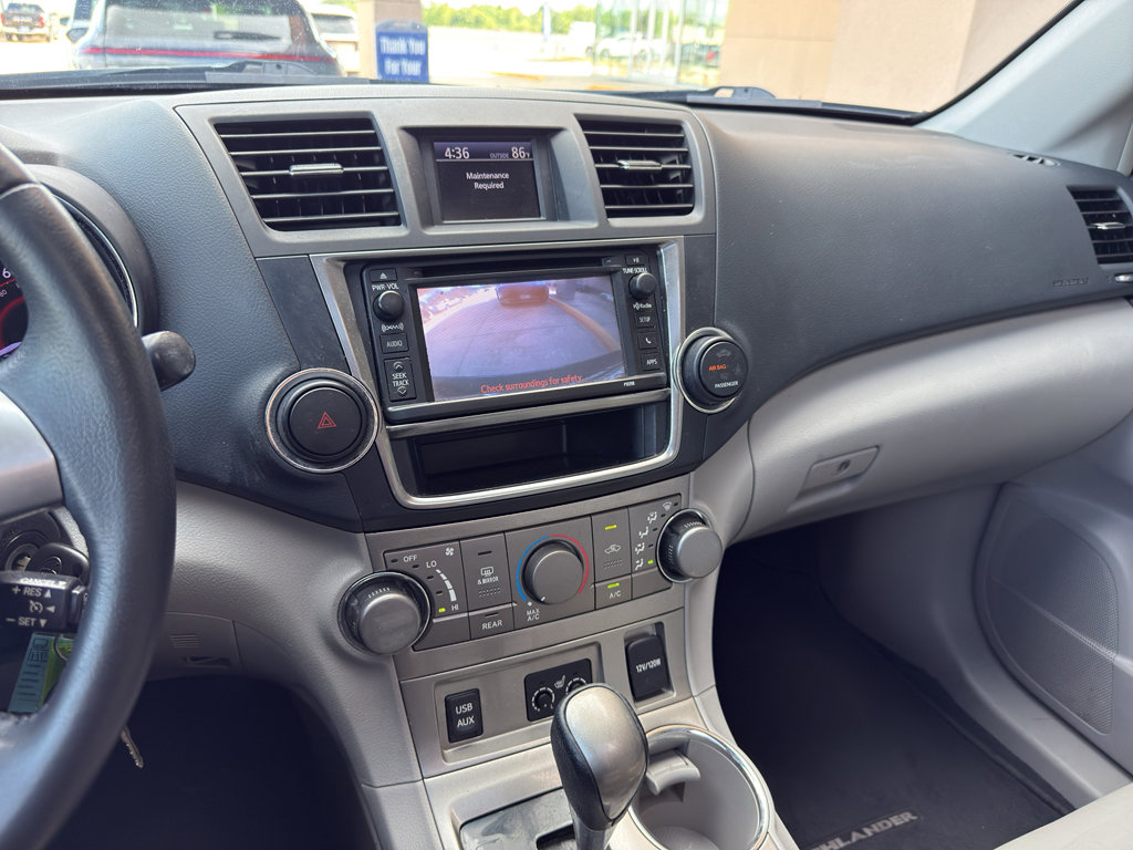 Used 2013 Toyota Highlander SE image 16