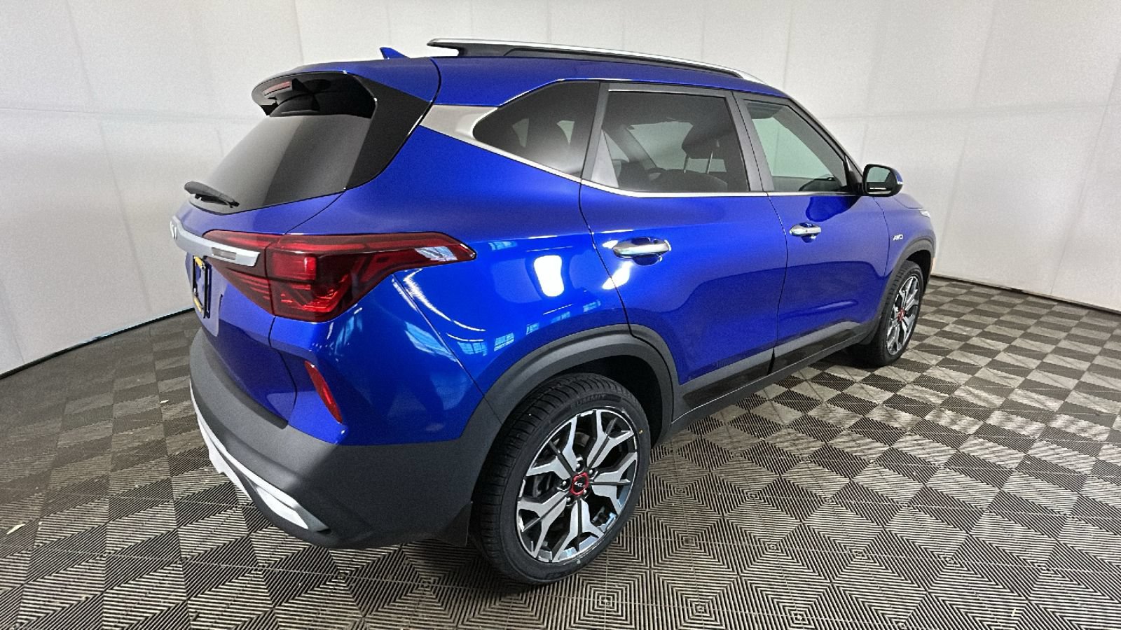 Used 2022 Kia Seltos SX w/ Sunroof Package AWD/4WD video 4