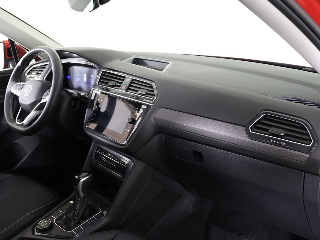 Used 2023 Volkswagen Tiguan SE image 26