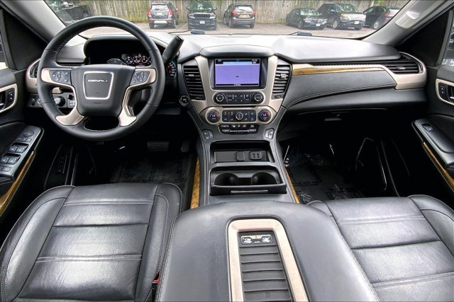 Used 2017 GMC Yukon XL Denali w/ Open Road Package AWD/4WD image 15