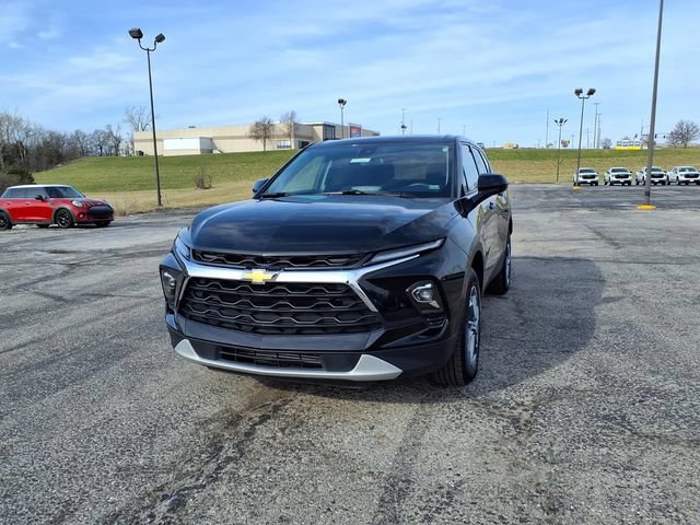 Used 2025 Chevrolet Blazer LT FWD image 41