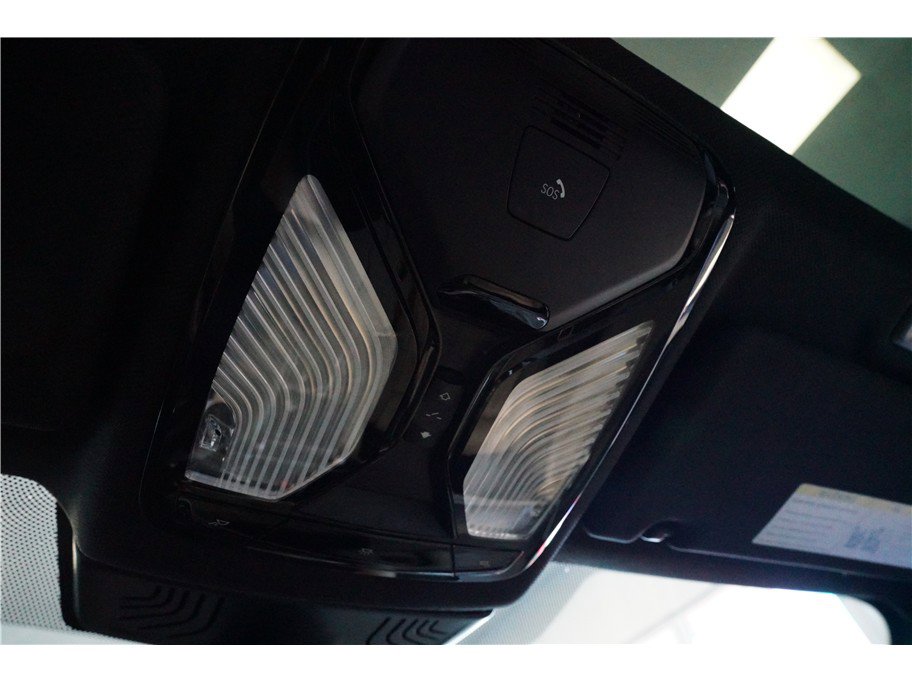 Used 2020 BMW M550i xDrive w/ Executive Package AWD/4WD image 25