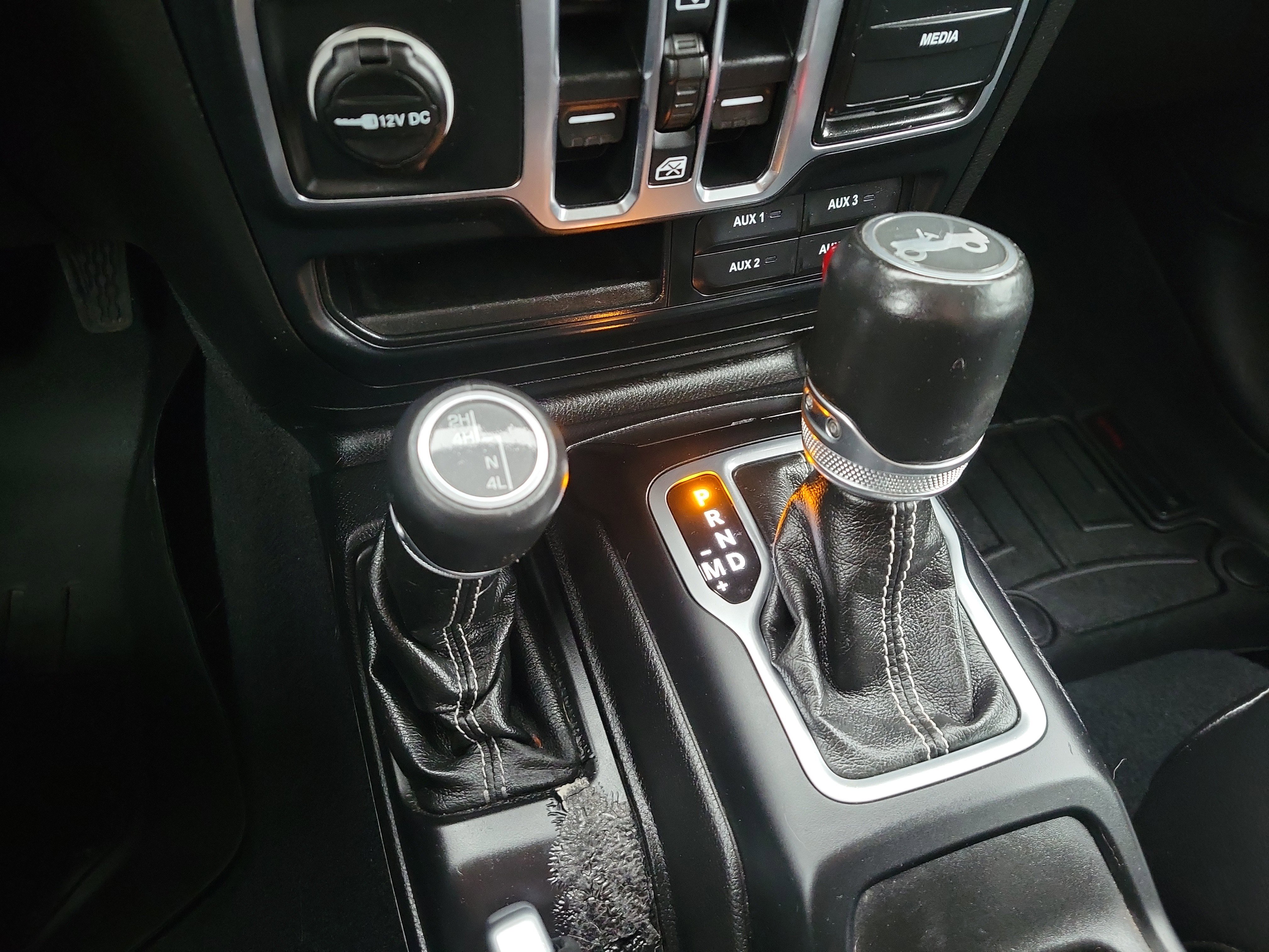 Used 2018 Jeep Wrangler Unlimited Sahara image 24