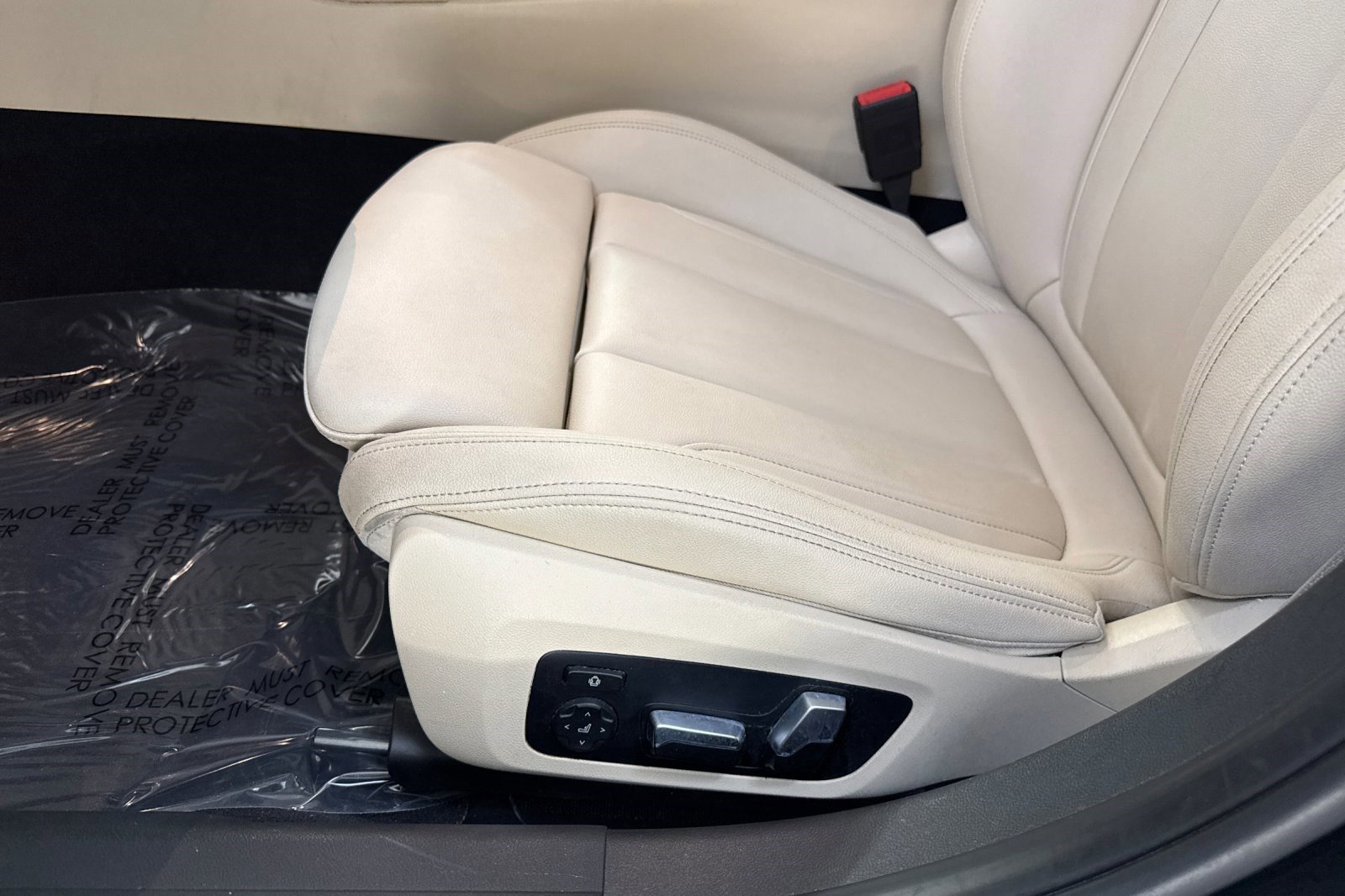 Used 2020 BMW 330i Sedan w/ Convenience Package RWD image 14