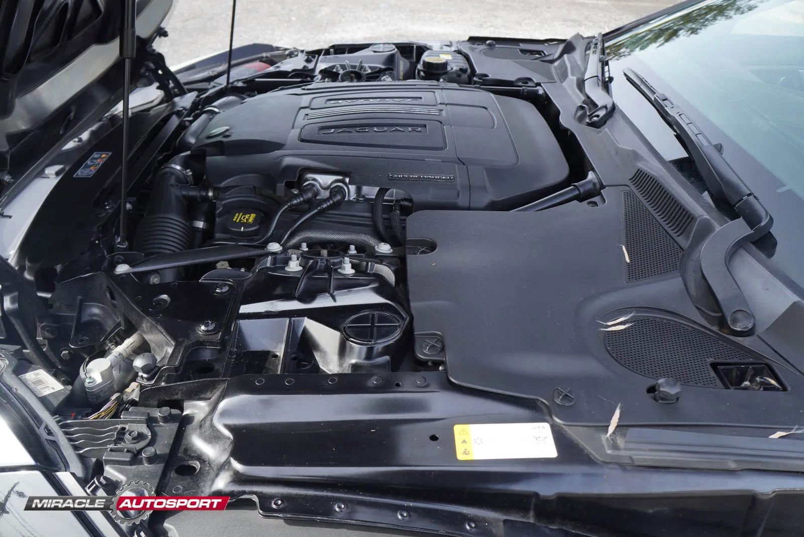 Used 2017 Jaguar F-TYPE Convertible RWD image 14