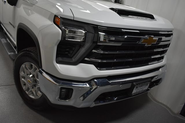 Certified 2026 Chevrolet Silverado 2500 LTZ w/ LTZ Premium Package AWD/4WD image 6