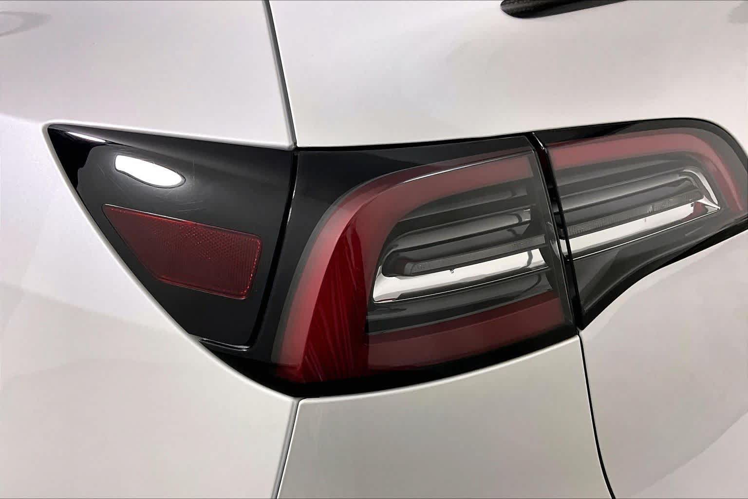 Used 2022 Tesla Model Y Performance AWD/4WD image 27