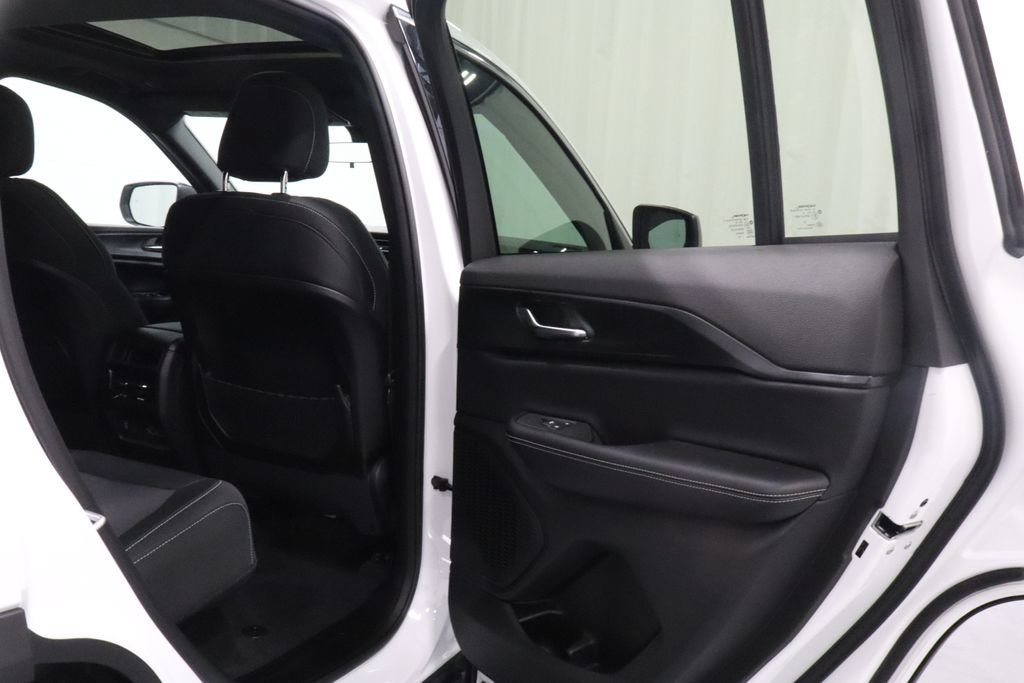 New 2026 Jeep Grand Cherokee Laredo X AWD/4WD image 18