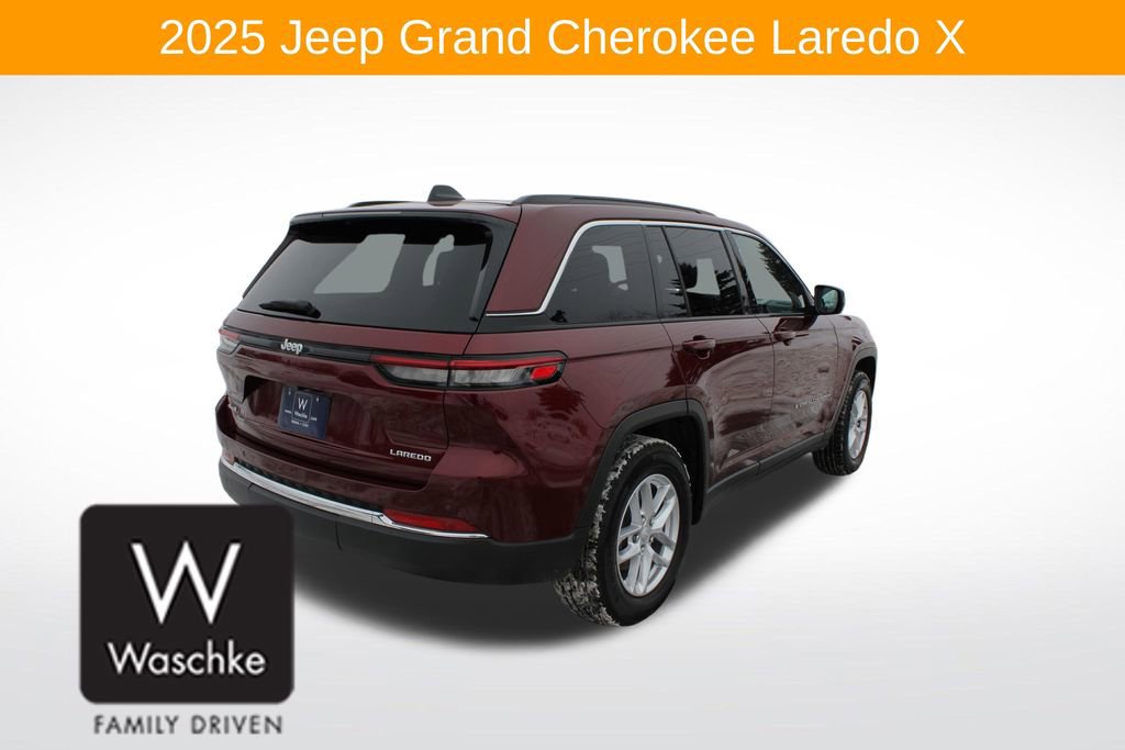 Used 2025 Jeep Grand Cherokee Laredo X w/ Trailer Tow Package AWD/4WD image 8