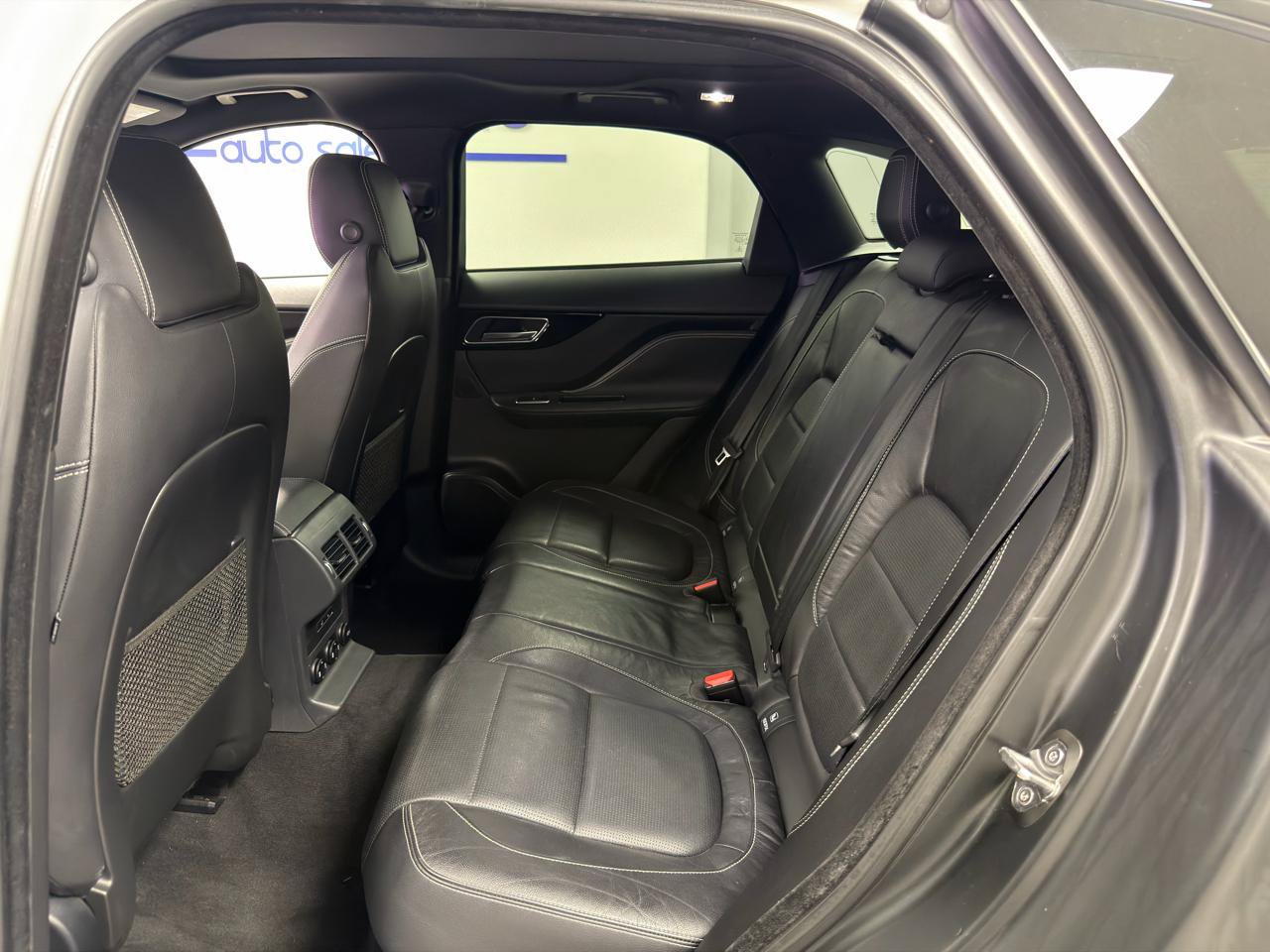 Used 2017 Jaguar F-PACE S AWD/4WD image 32