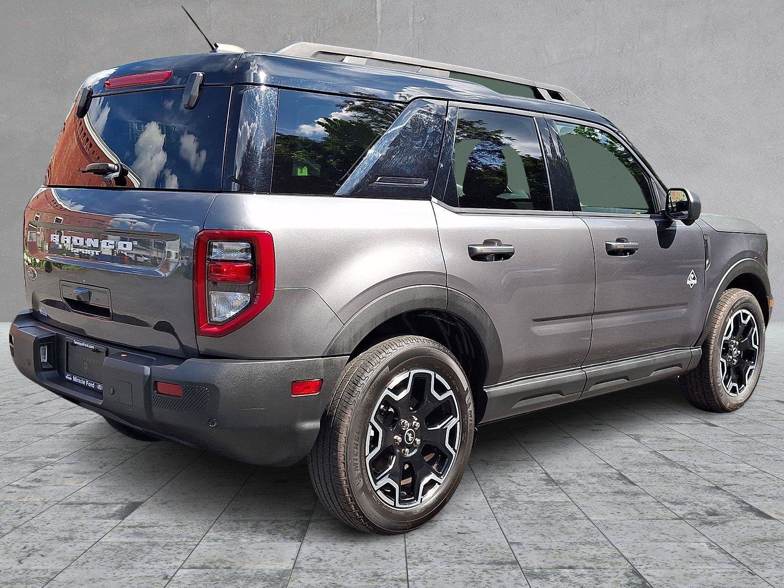 Used 2025 Ford Bronco Sport Outer Banks w/ Outer Banks Tech Package+ AWD/4WD image 6