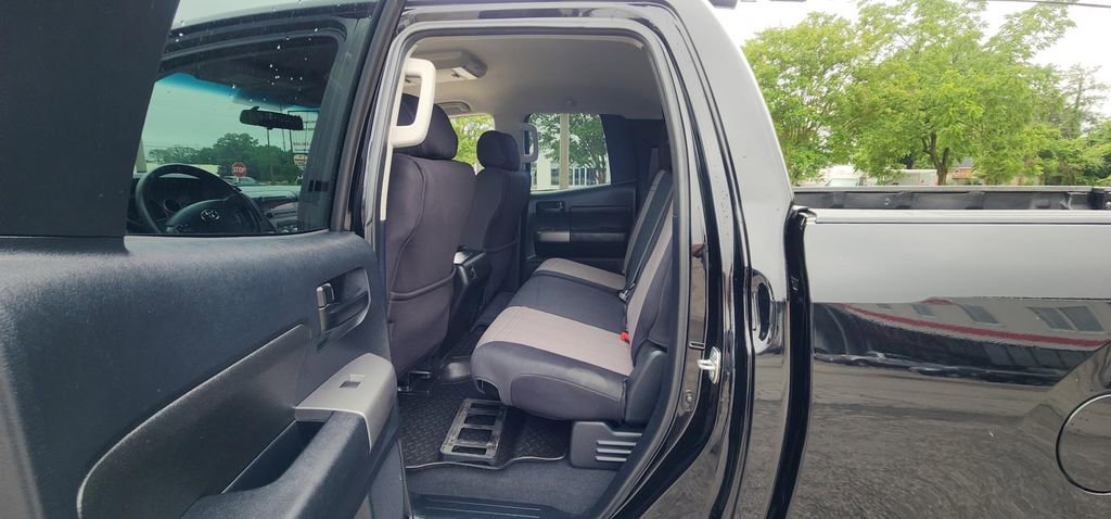 Used 2010 Toyota Tundra 4x4 Double Cab image 12